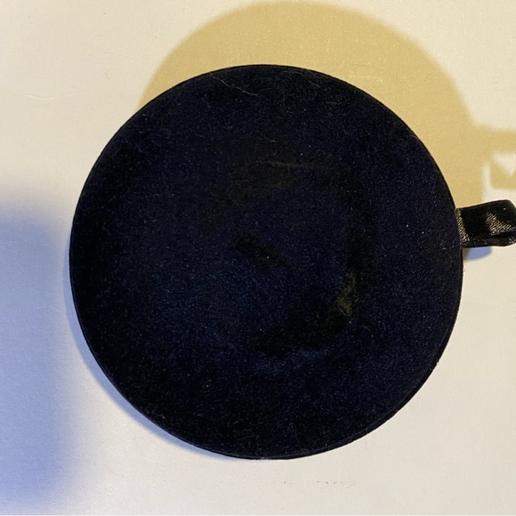 Pandora faux leather jewelry case GUC, might be a retired model 4 1/2”x 2 1/2” - Picture 3 of 12